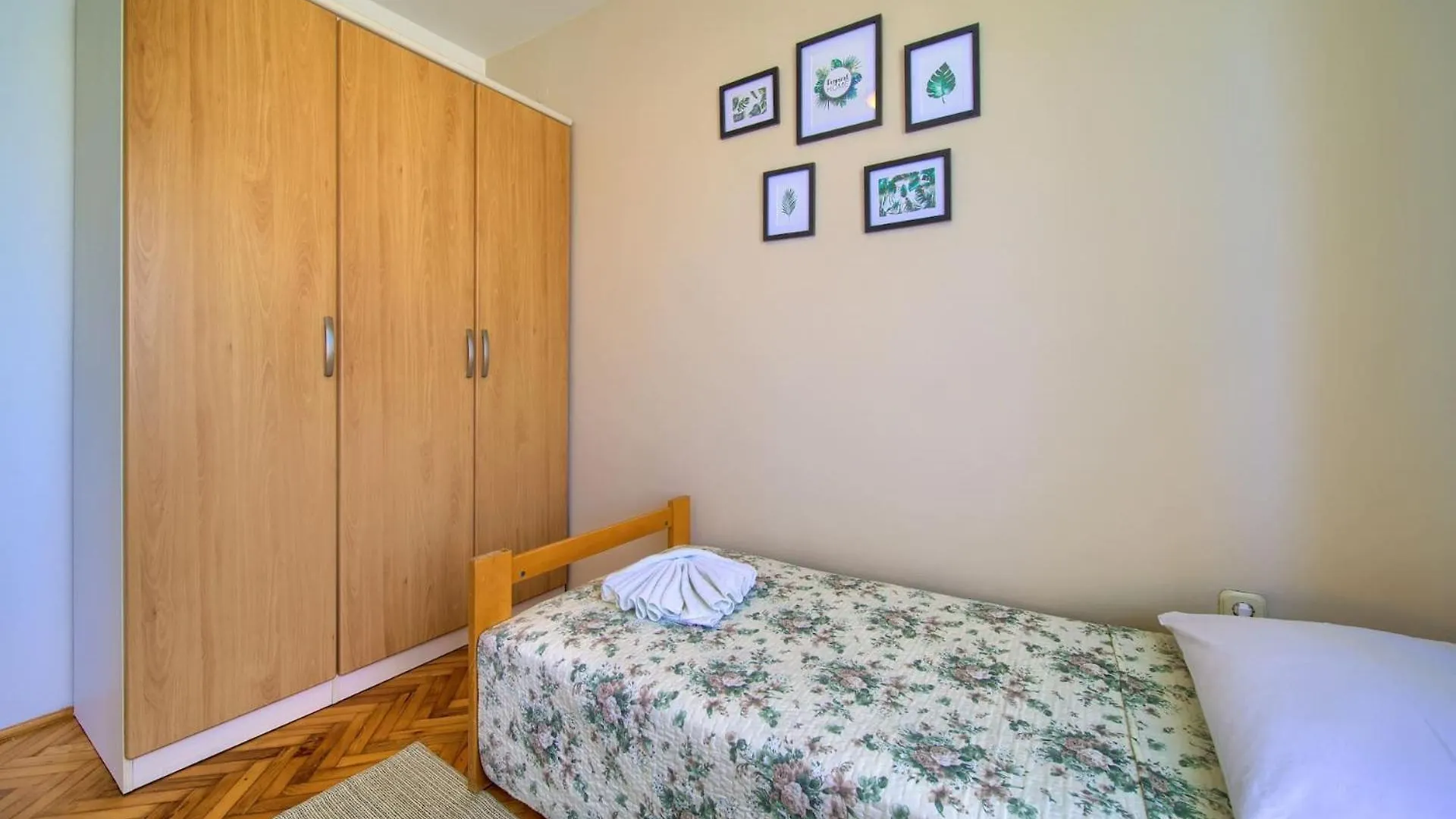 Apartment Disente With Sea View Krk Town