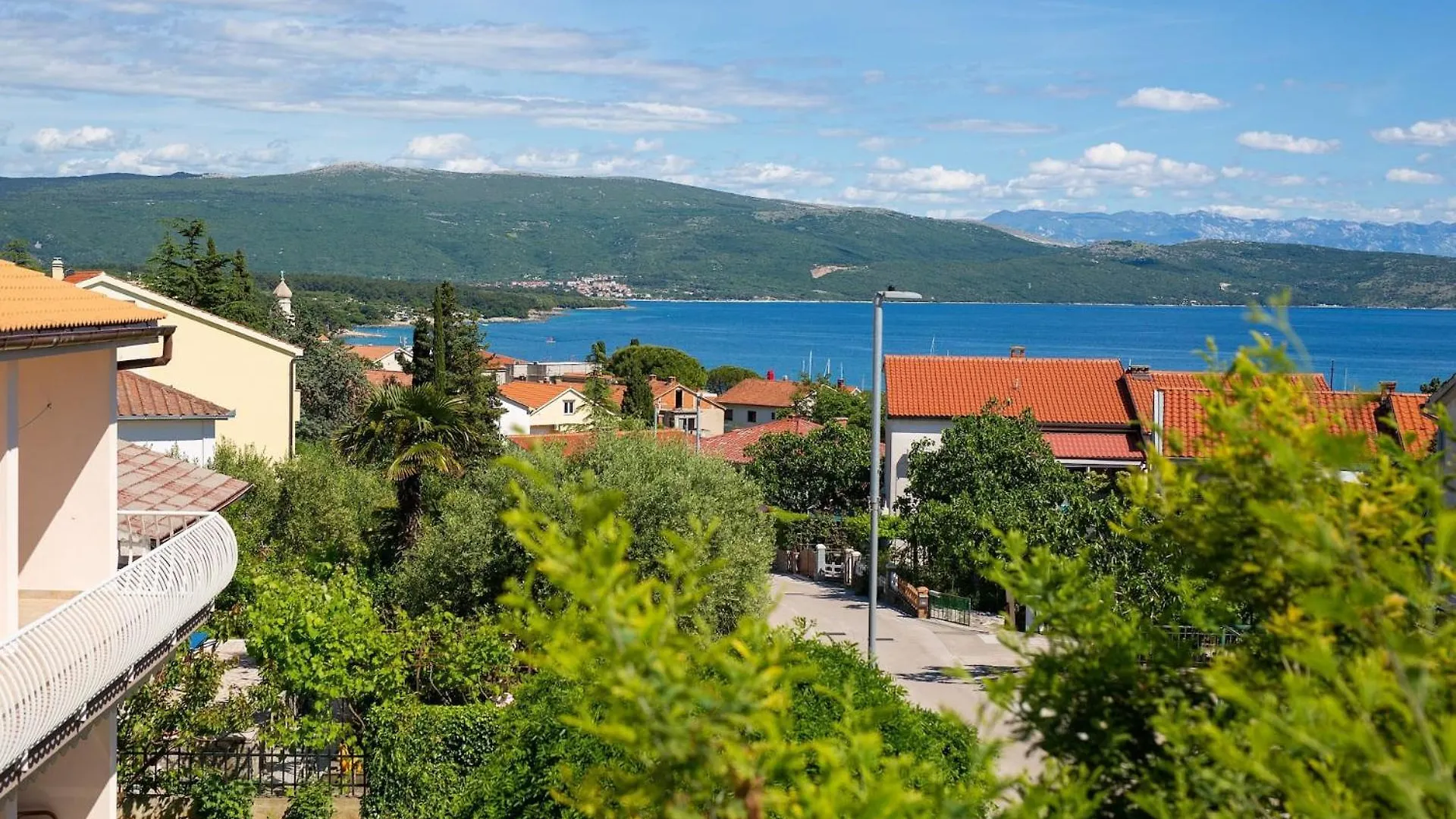 Apartment Disente With Sea View Krk Town